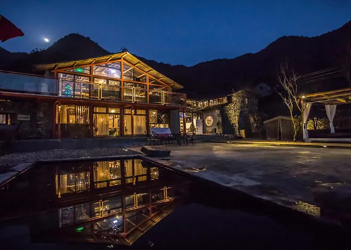 Lishui Manshanju Forest Retreat